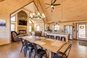 Cabin with Hot Tub and Sauna 5 Mi to Dtwn Blue Ridge!